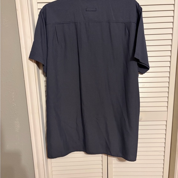 NWOT The North Face Men's Navy Blue Short Sleeve Shirt - Picture 2 of 3